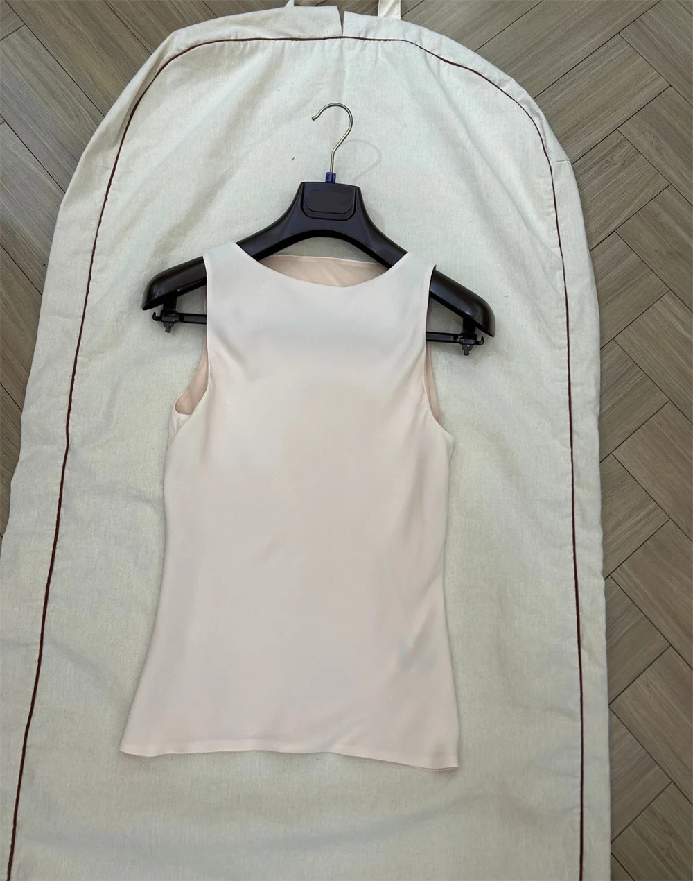 Minimalist Round Neck Elegant Vest Simple Solid Color Fashion New Sleeveless Top For Women
Minimalist Round Neck Elegant Vest Simple Solid Color Fashion New Sleeveless Top For Women