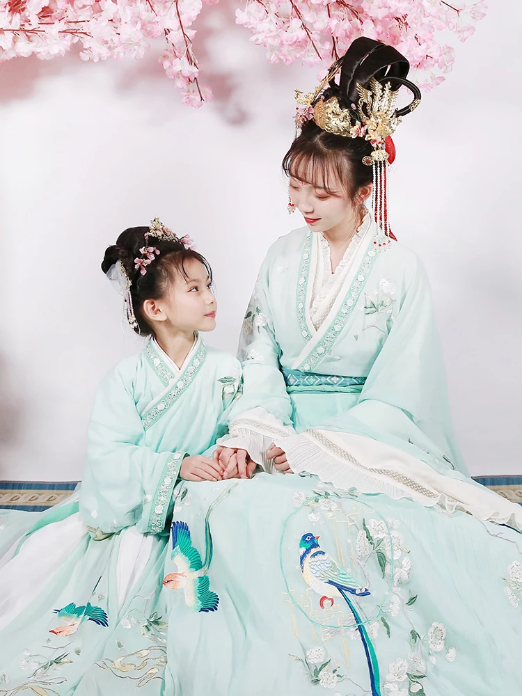 Оригинальный детский комплект одежды Ханьфу Xing Little Flower Godd с вышивкой, укороченный, с воротником, для девочек
Оригинальный детский комплект одежды Ханьфу Xing Little Flower Godd с вышивкой, укороченный, с воротником, для девочек
