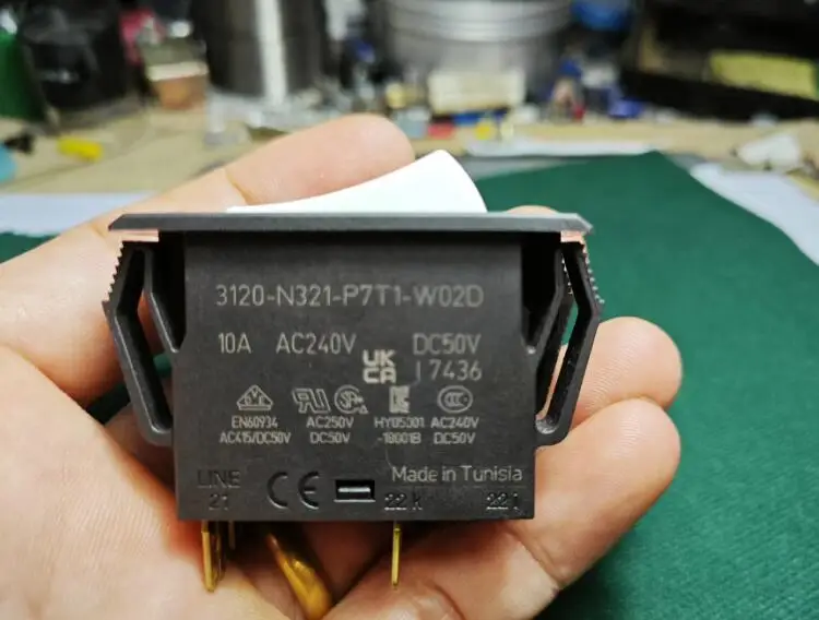 3120-N321-P7T1-W02D Размер открытия 10А примерно 50 мм x 22 мм
3120-N321-P7T1-W02D Размер открытия 10А примерно 50 мм x 22 мм