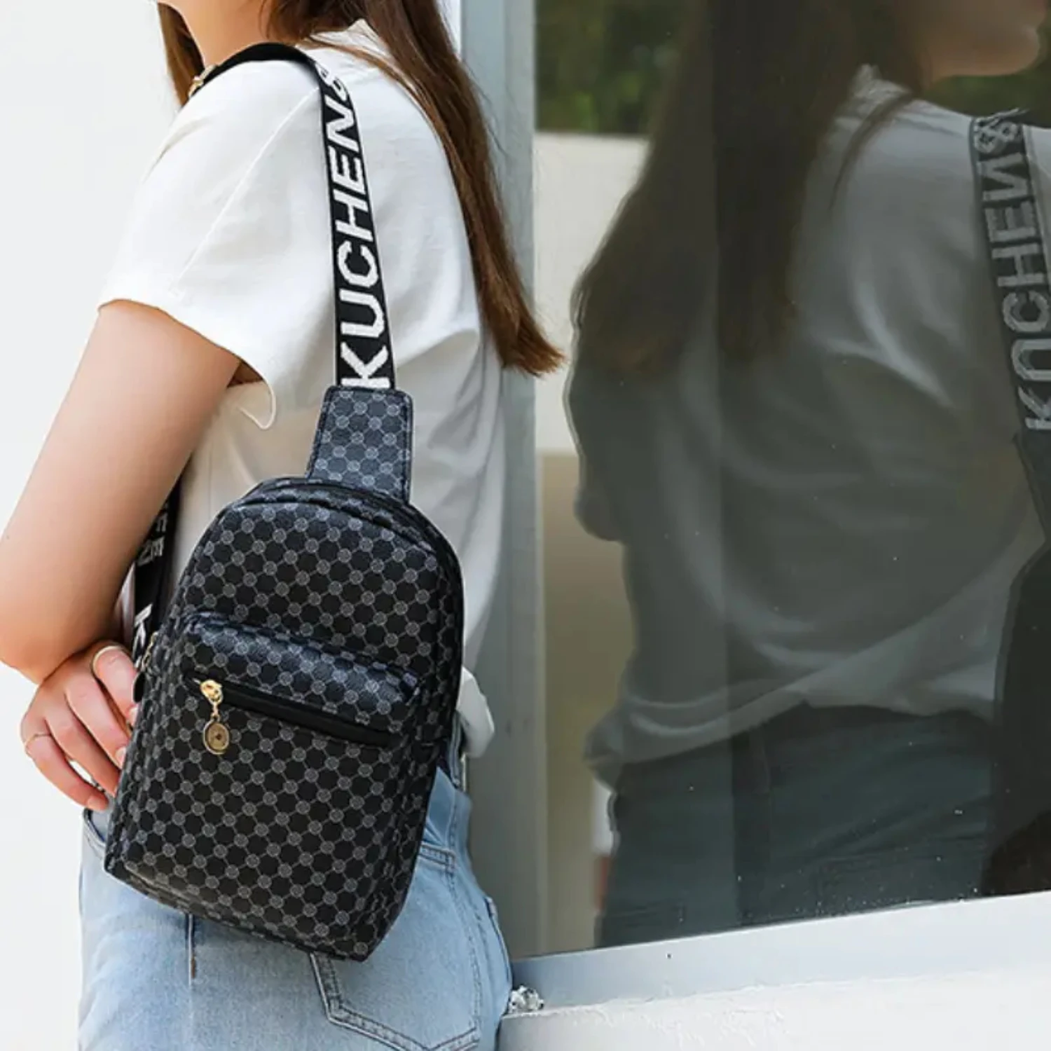 Fashionable Geometric Pattern Crossbody Sling Bag: Must-Have Trendy Women's Accessory with Wide Zipper and Adjustable Chest Stra
Fashionable Geometric Pattern Crossbody Sling Bag: Must-Have Trendy Women's Accessory with Wide Zipper and Adjustable Chest Stra
