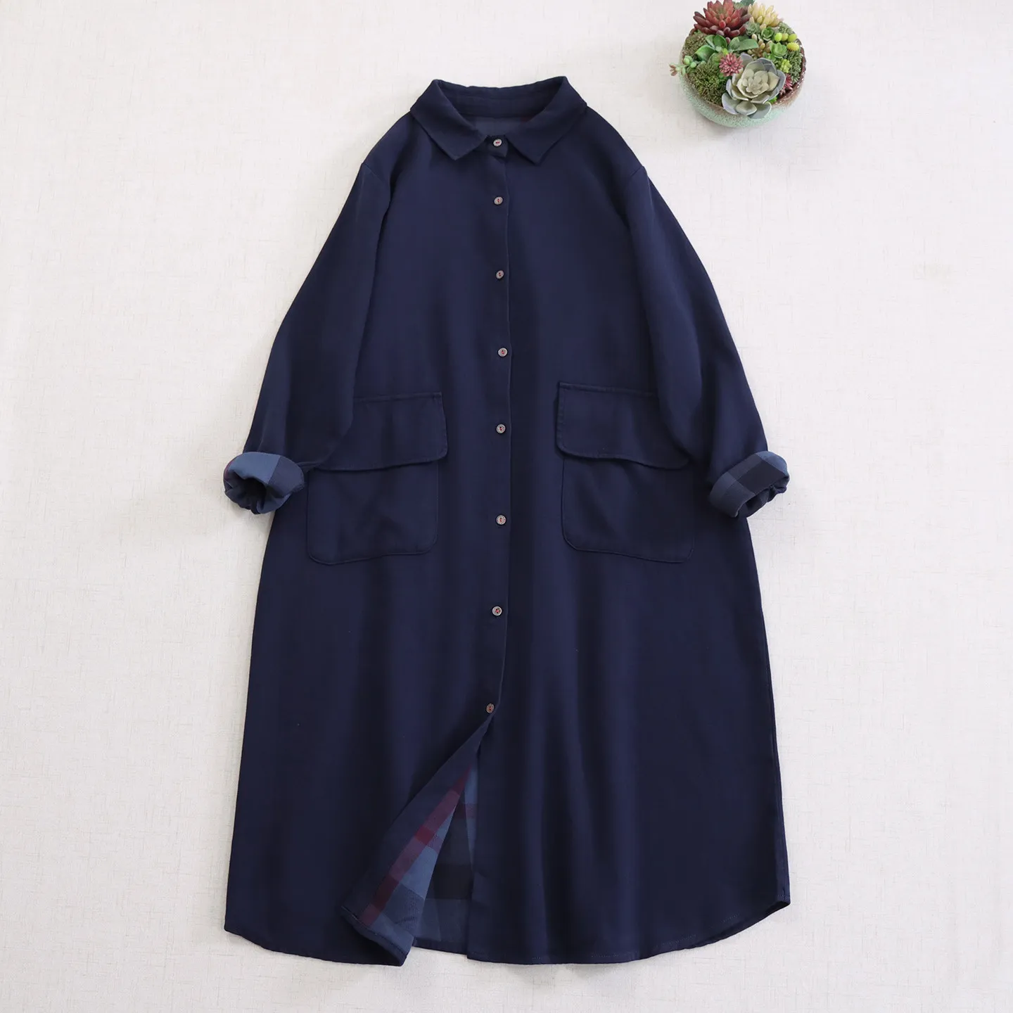 SuperAen 2026 Autumn and Winter New Vintage Artistic Plaid Cotton Long-Sleeved Dress Loose Mid-Length Coats
SuperAen 2026 Autumn and Winter New Vintage Artistic Plaid Cotton Long-Sleeved Dress Loose Mid-Length Coats