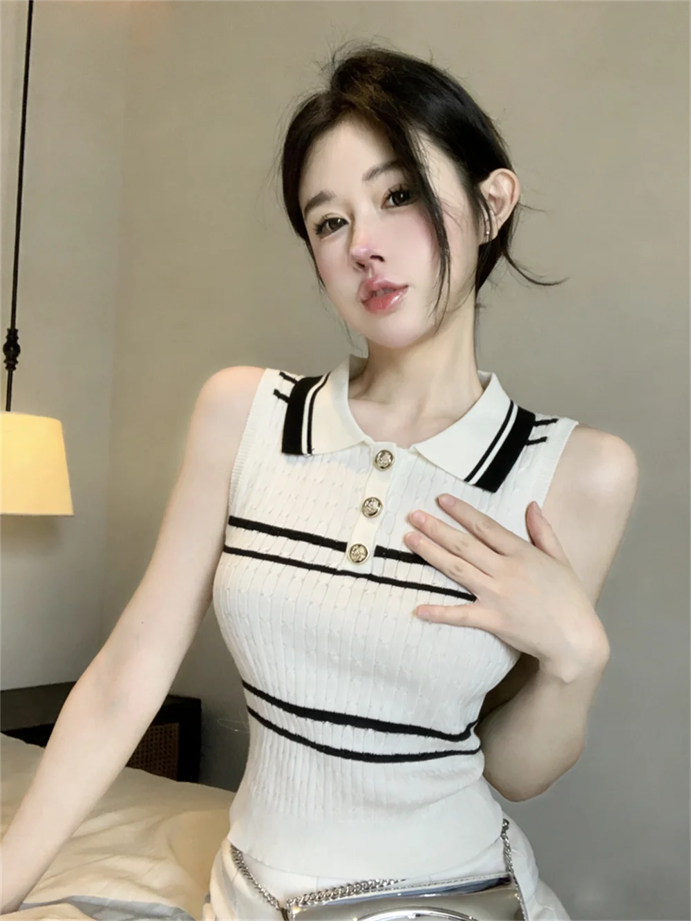 Retro Color Block Stripe Collar Sleeveless Knitted Sweater Women's Slimming Stylish Summer New Arrival Top City Walk Skin Fri...
Retro Color Block Stripe Collar Sleeveless Knitted Sweater Women's Slimming Stylish Summer New Arrival Top City Walk Skin Fri...