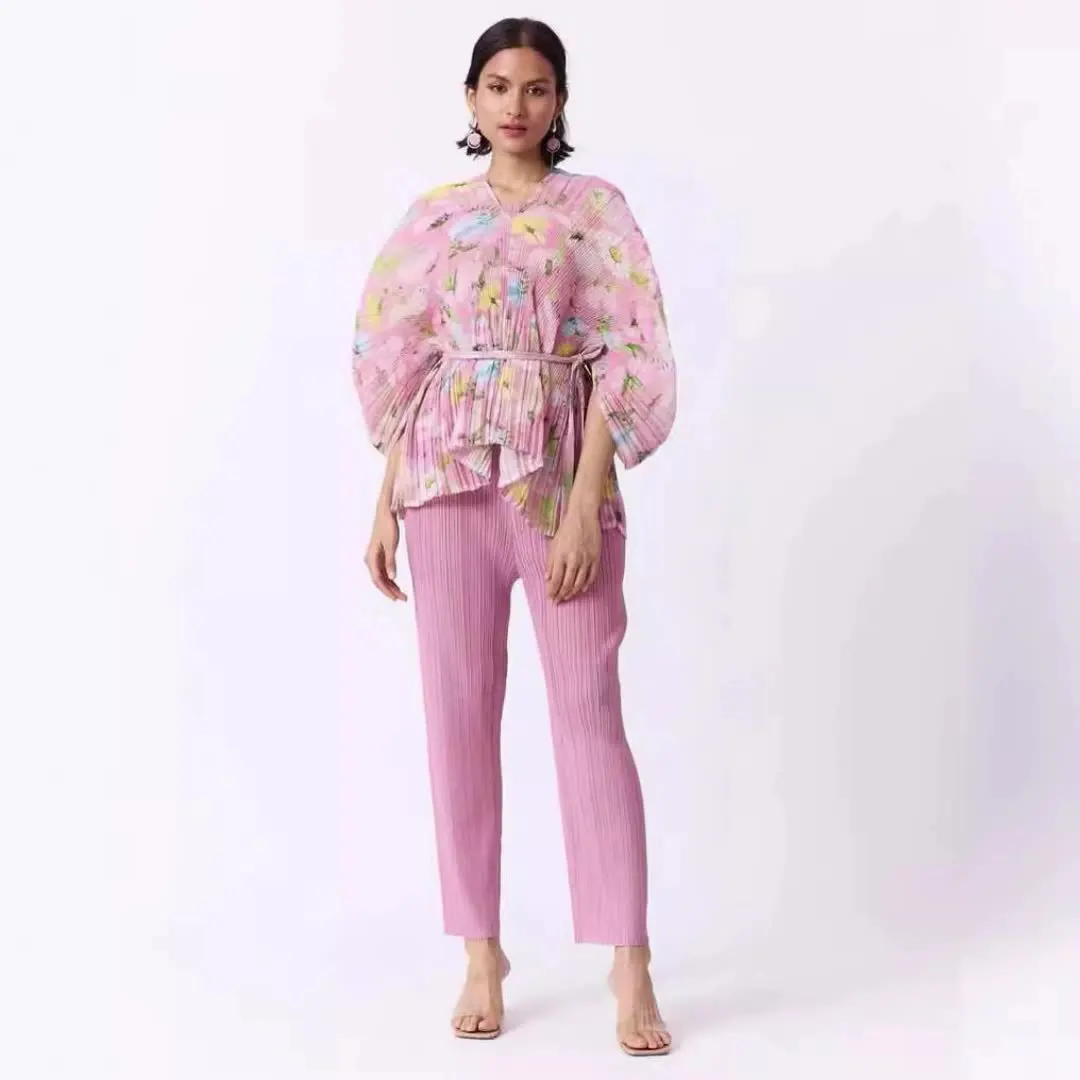 Top quality ISSEYS MIYAKES new pleated fashion print top long pants stretchy plus size women two-piece set
Top quality ISSEYS MIYAKES new pleated fashion print top long pants stretchy plus size women two-piece set