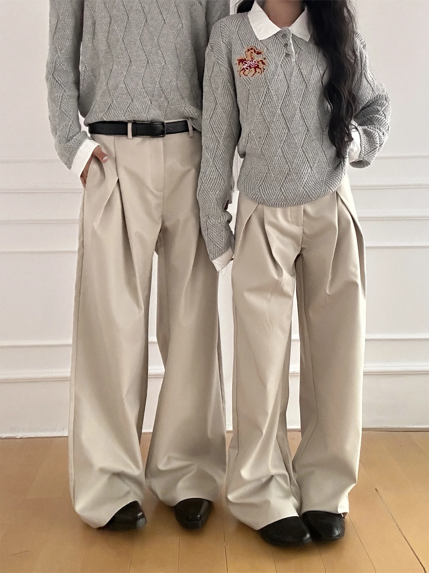 Мужские брюки в американском ретро-стиле с 3D-эффектом, широкие, универсальные, в стиле Old Money, модные, для пар
Мужские брюки в американском ретро-стиле с 3D-эффектом, широкие, универсальные, в стиле Old Money, модные, для пар