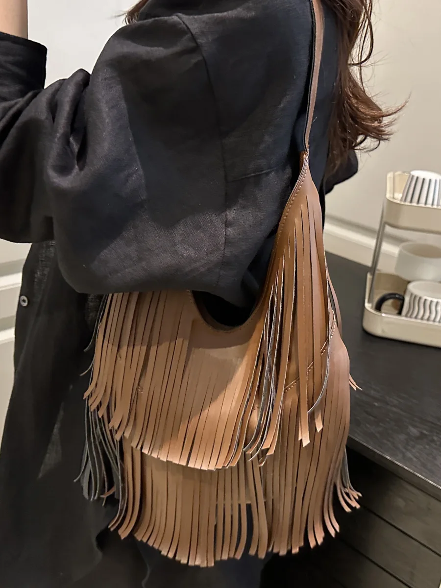 Bohemian Shoulder Bag Woman 2025 Tote Purse Bags for Women Soft Handbags Tassel Ladies Hand Bags Bolda Transversal Feminina
Bohemian Shoulder Bag Woman 2025 Tote Purse Bags for Women Soft Handbags Tassel Ladies Hand Bags Bolda Transversal Feminina
