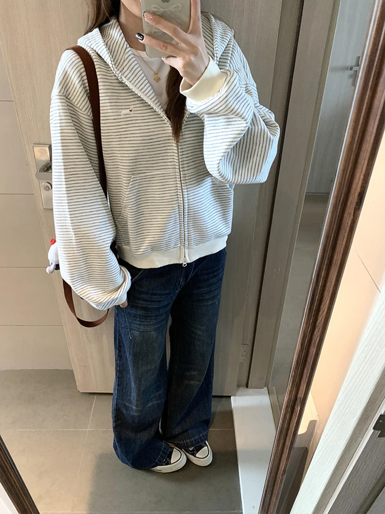Корейский полосатый кардиган с капюшоном, женский, повседневный, укороченный, на молнии, для города
Корейский полосатый кардиган с капюшоном, женский, повседневный, укороченный, на молнии, для города