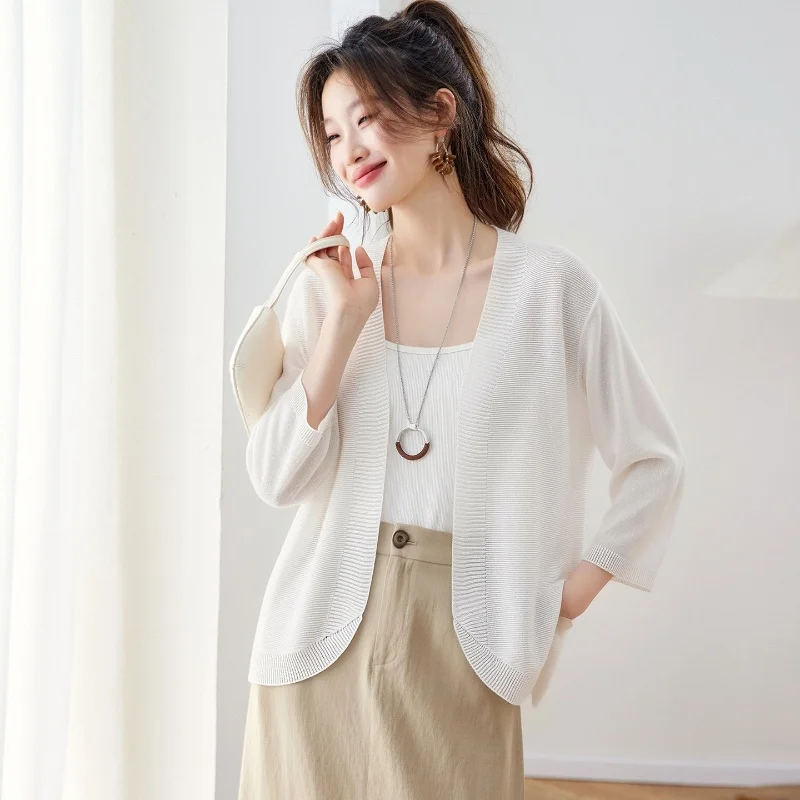 Women's Sunscreen Ice Silk Knitted Cardigan Thin Summer Camisole Dress Shawl Cover High-End Short Top for Casual Wear
Women's Sunscreen Ice Silk Knitted Cardigan Thin Summer Camisole Dress Shawl Cover High-End Short Top for Casual Wear