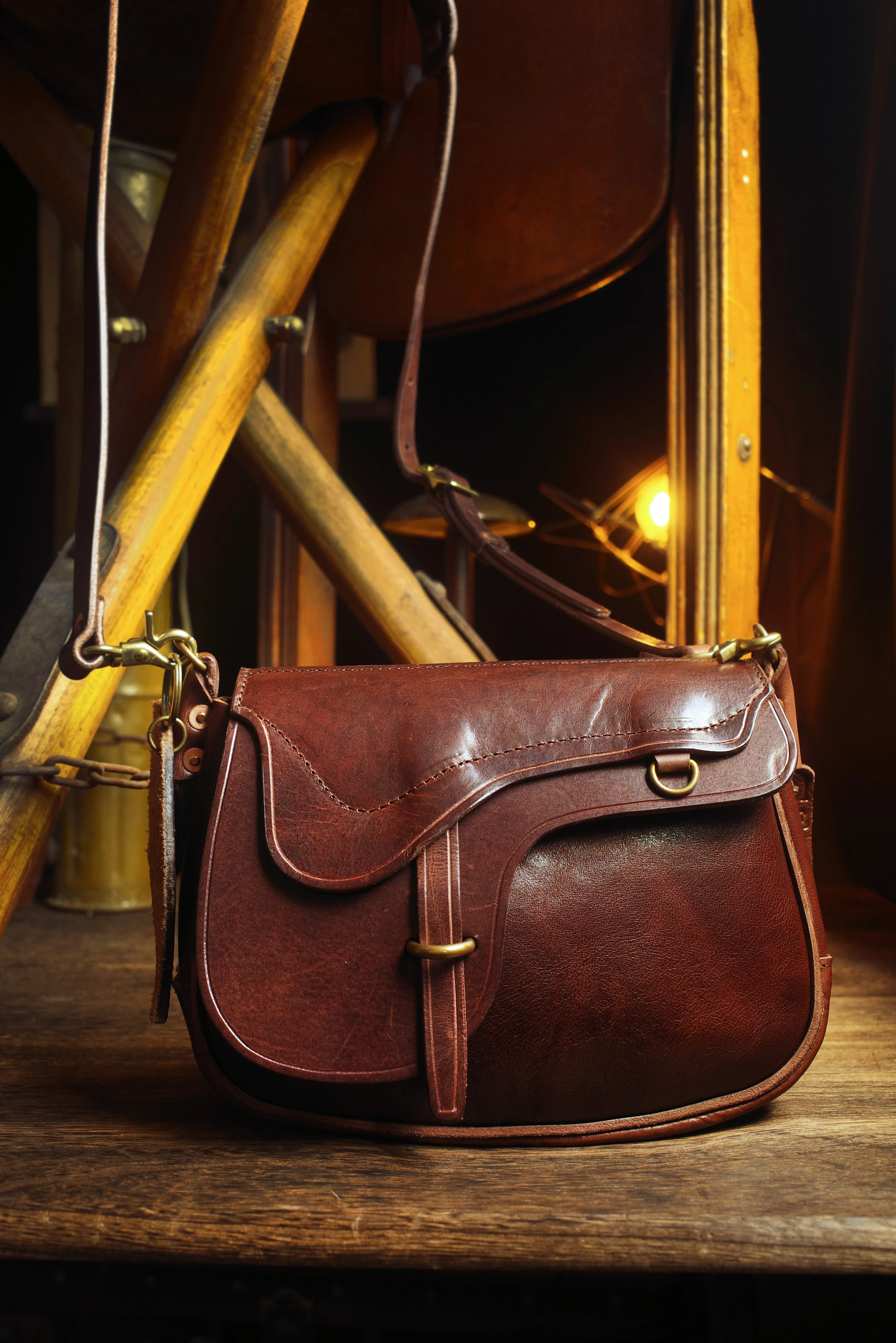 Organizers designers handmade thickened vegetable tanned cowhide women shoulder bag vintage luxury genuin leather crossbody bag
Organizers designers handmade thickened vegetable tanned cowhide women shoulder bag vintage luxury genuin leather crossbody bag