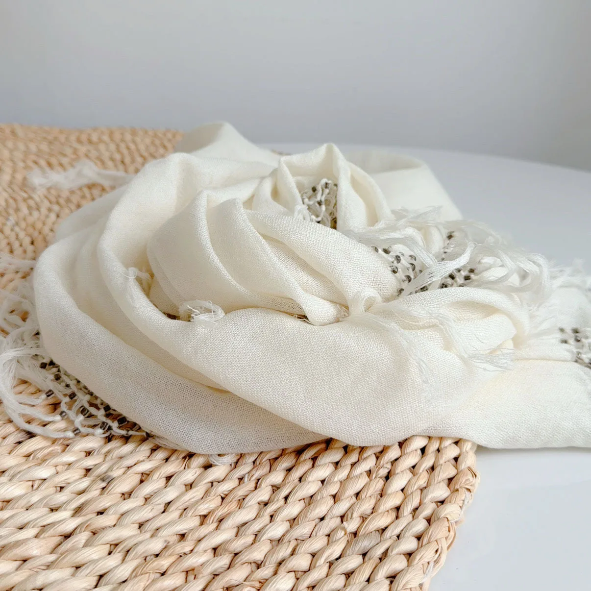 100% Wool Neck Scarves for Women Autumn Winter Bohemian White Beading Tassels Scarf Shoulder Cape Boho Shawl
100% Wool Neck Scarves for Women Autumn Winter Bohemian White Beading Tassels Scarf Shoulder Cape Boho Shawl