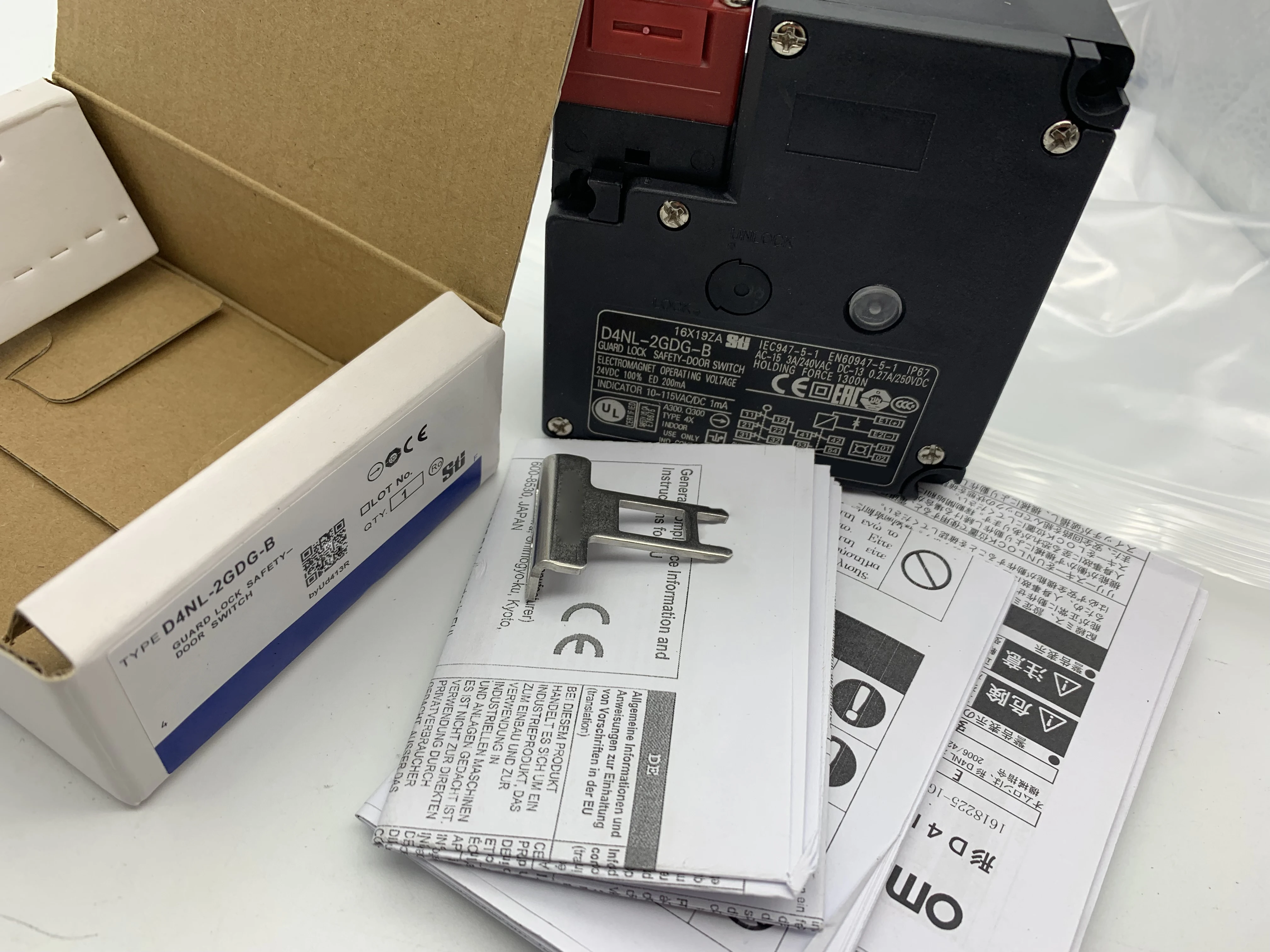 Совершенно новый оригинальный 6P-R 8P-R 12P-R 256P-R 360P-R 720P-R 1024P-R E6CP-AG5C E6CP-AG5C-C на складе
Совершенно новый оригинальный 6P-R 8P-R 12P-R 256P-R 360P-R 720P-R 1024P-R E6CP-AG5C E6CP-AG5C-C на складе