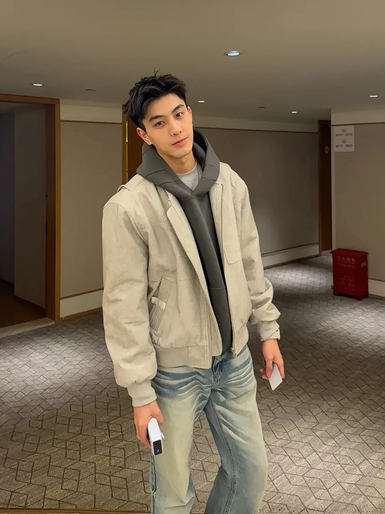 Мужская бейсбольная куртка Gosnace American Style, приталенная, для весны и осени, в рабочем стиле, из полиэстера и нейлона.
Мужская бейсбольная куртка Gosnace American Style, приталенная, для весны и осени, в рабочем стиле, из полиэстера и нейлона.