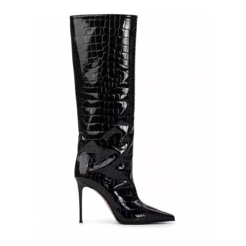 2025 Spring and Autumn New Crocodile Pattern Pointed High Heels Suede Large Tube High Boots
2025 Spring and Autumn New Crocodile Pattern Pointed High Heels Suede Large Tube High Boots