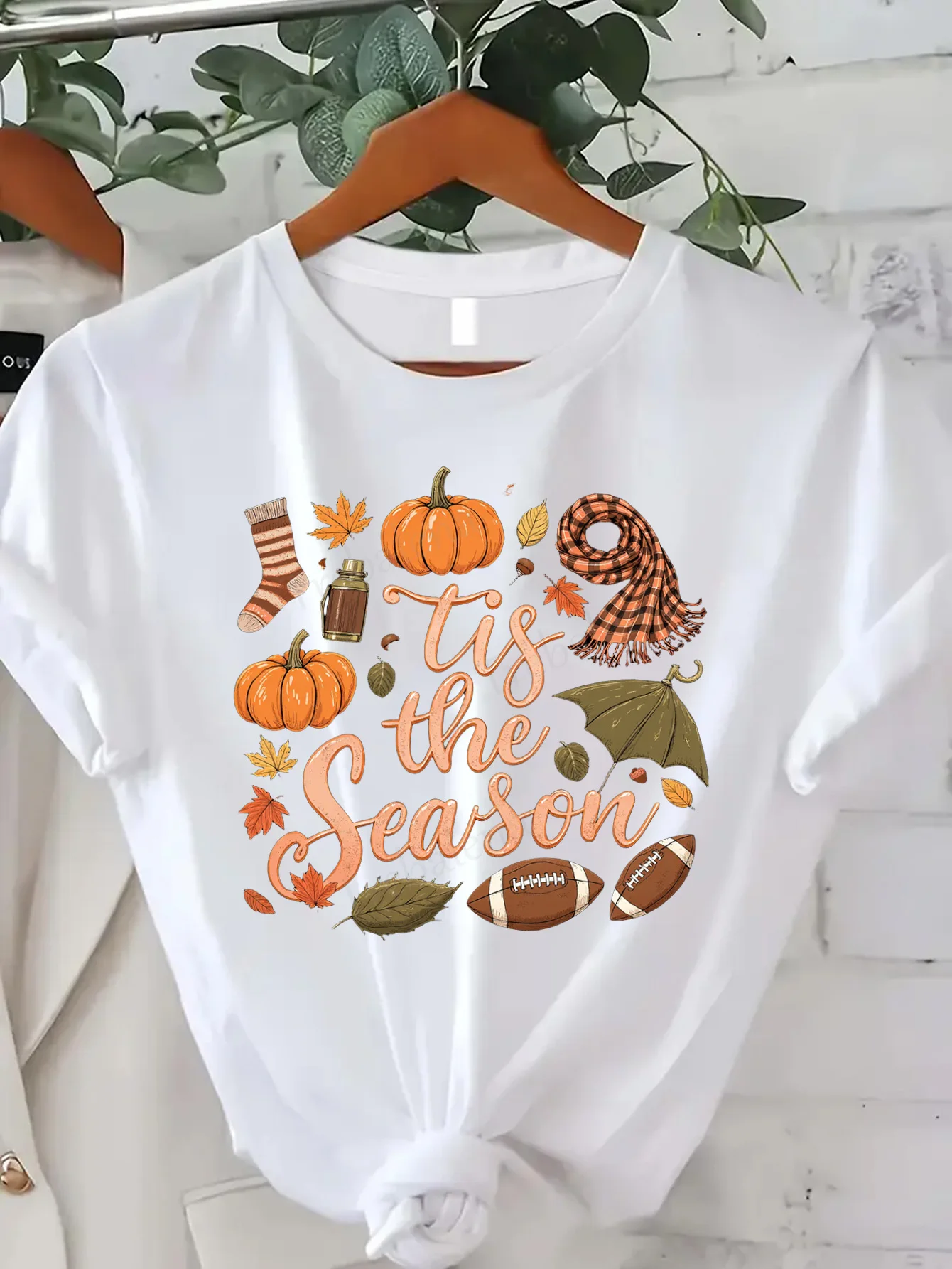 Comfortable Women's Print T-shirt "Autumn 'Tis the Season' Graphic Tee with Pumpkins and Leaves for Women"
Comfortable Women's Print T-shirt "Autumn 'Tis the Season' Graphic Tee with Pumpkins and Leaves for Women"