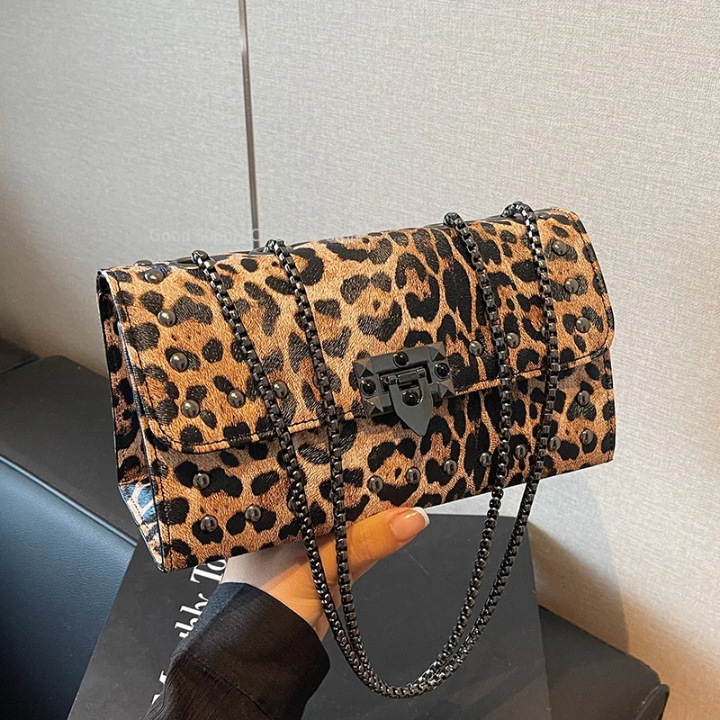 Rivet Chain Brand Designer Pu Leather Crossbody Bags For Women 2025 Retro Leopard Pattern Shoulder Bag Luxury Small Handbags
Rivet Chain Brand Designer Pu Leather Crossbody Bags For Women 2025 Retro Leopard Pattern Shoulder Bag Luxury Small Handbags