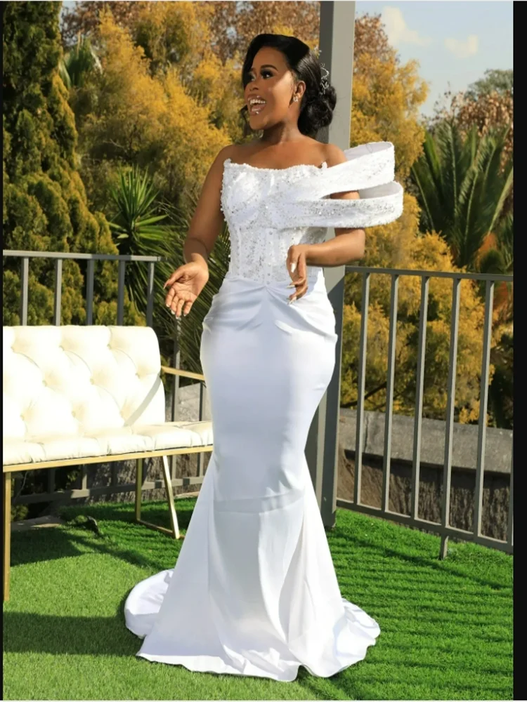 Customized Strapless Sparkly Crystals Beads Wedding Dress Sweep Train Vestidos De Novia 2025 Satin Garden African Bridal Gowns
Customized Strapless Sparkly Crystals Beads Wedding Dress Sweep Train Vestidos De Novia 2025 Satin Garden African Bridal Gowns