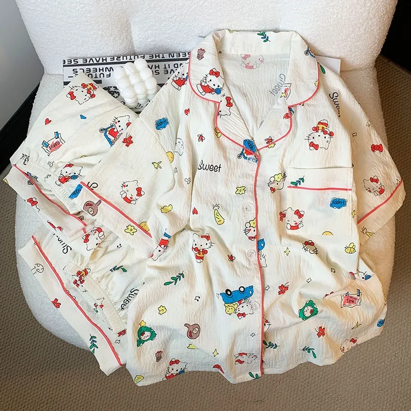 Cute Hello Kitty cotton pajamas, spring and summer three-piece loungewear, Sanrio pajamas set, women's cartoon pajamas.
Cute Hello Kitty cotton pajamas, spring and summer three-piece loungewear, Sanrio pajamas set, women's cartoon pajamas.