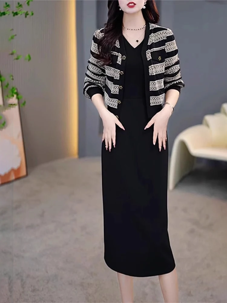 Fashionable Striped Women's Dress Set Autumn New Style Anti-Aging Super Beautiful Versatile Long Sleeve V-Neck Two-Piece Suit
Fashionable Striped Women's Dress Set Autumn New Style Anti-Aging Super Beautiful Versatile Long Sleeve V-Neck Two-Piece Suit