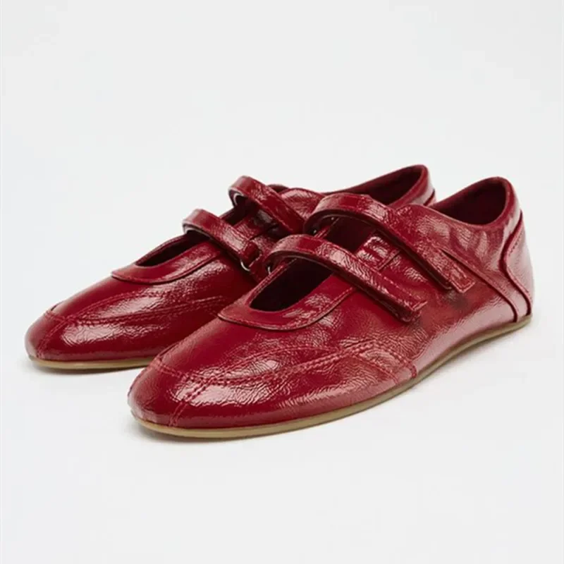Red Patent Leather Flat Ballet Shoes Women Light Non-Slip Double-buckle Belt Flats Comfort Loafers Walking Luxury Designer Shoes
Red Patent Leather Flat Ballet Shoes Women Light Non-Slip Double-buckle Belt Flats Comfort Loafers Walking Luxury Designer Shoes