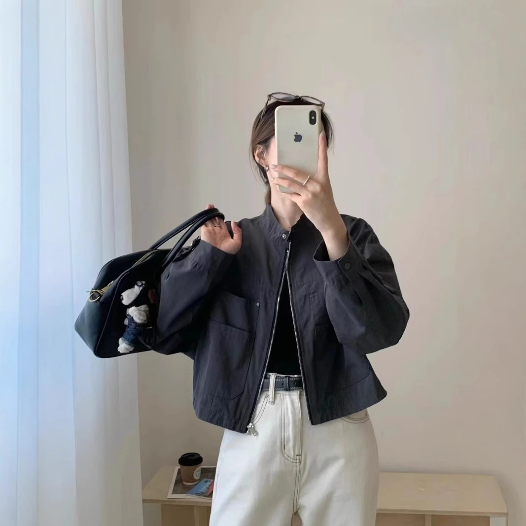 Autumn Long-sleeved Short Windproof Retro Flight Jacket for Women, Korean Style High-end Women's Outerwear Coat
Autumn Long-sleeved Short Windproof Retro Flight Jacket for Women, Korean Style High-end Women's Outerwear Coat