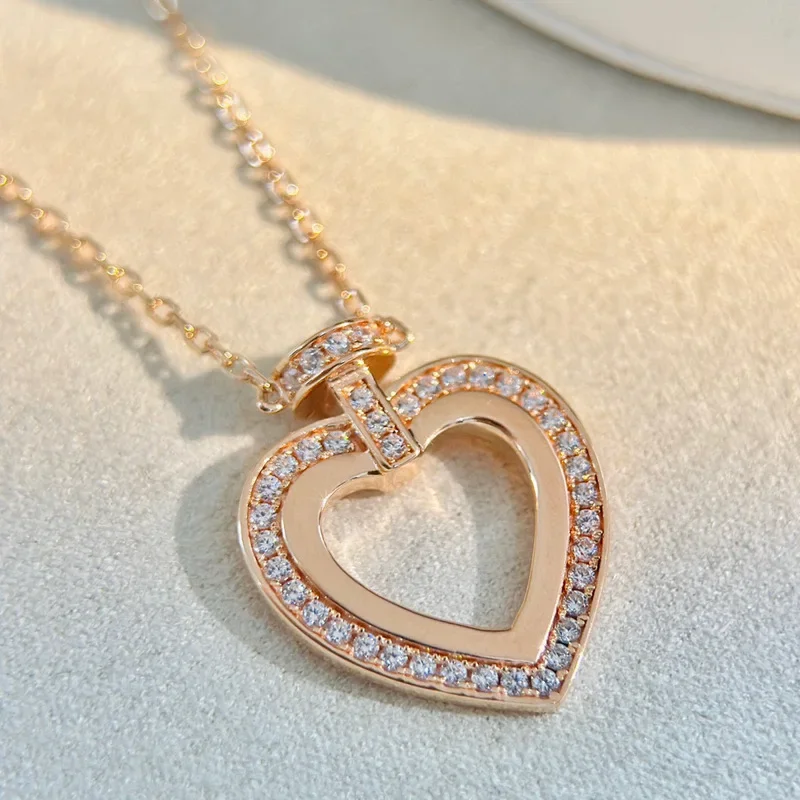 High Quality 925 Sterling Silver Love Heart Exquisite Necklace For Women Luxury Fine Jewelry
High Quality 925 Sterling Silver Love Heart Exquisite Necklace For Women Luxury Fine Jewelry