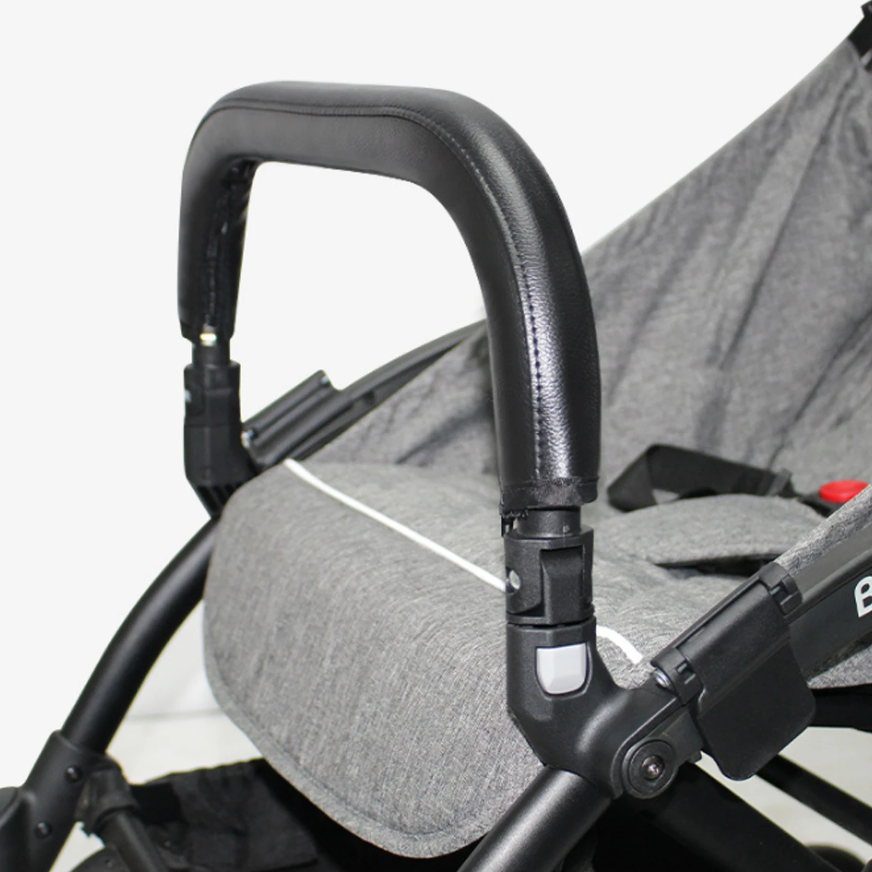Baby Stroller Leather Handle Covers Trolley Armrest Protective Case Baby Cart Zipper Protector Cover Pushchair Accessories NEW
Baby Stroller Leather Handle Covers Trolley Armrest Protective Case Baby Cart Zipper Protector Cover Pushchair Accessories NEW