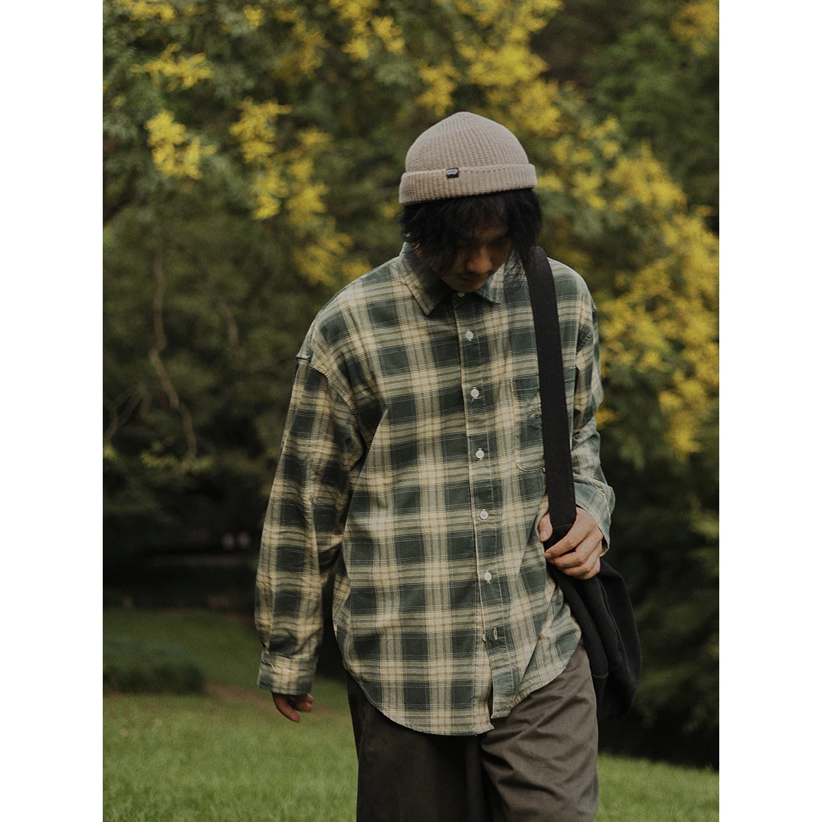 Retro Fine Corduroy Long Sleeve Shirt Loose Fit Autumnal Plaid Casual Style for Young Men And Women Trendy Japanese Style
Retro Fine Corduroy Long Sleeve Shirt Loose Fit Autumnal Plaid Casual Style for Young Men And Women Trendy Japanese Style