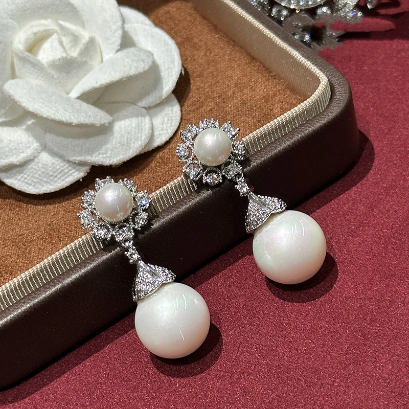 Baroque court vintage elegant pearl pendant zircon earrings luxurious floral tassel ball party banquet elegant eardrop
Baroque court vintage elegant pearl pendant zircon earrings luxurious floral tassel ball party banquet elegant eardrop