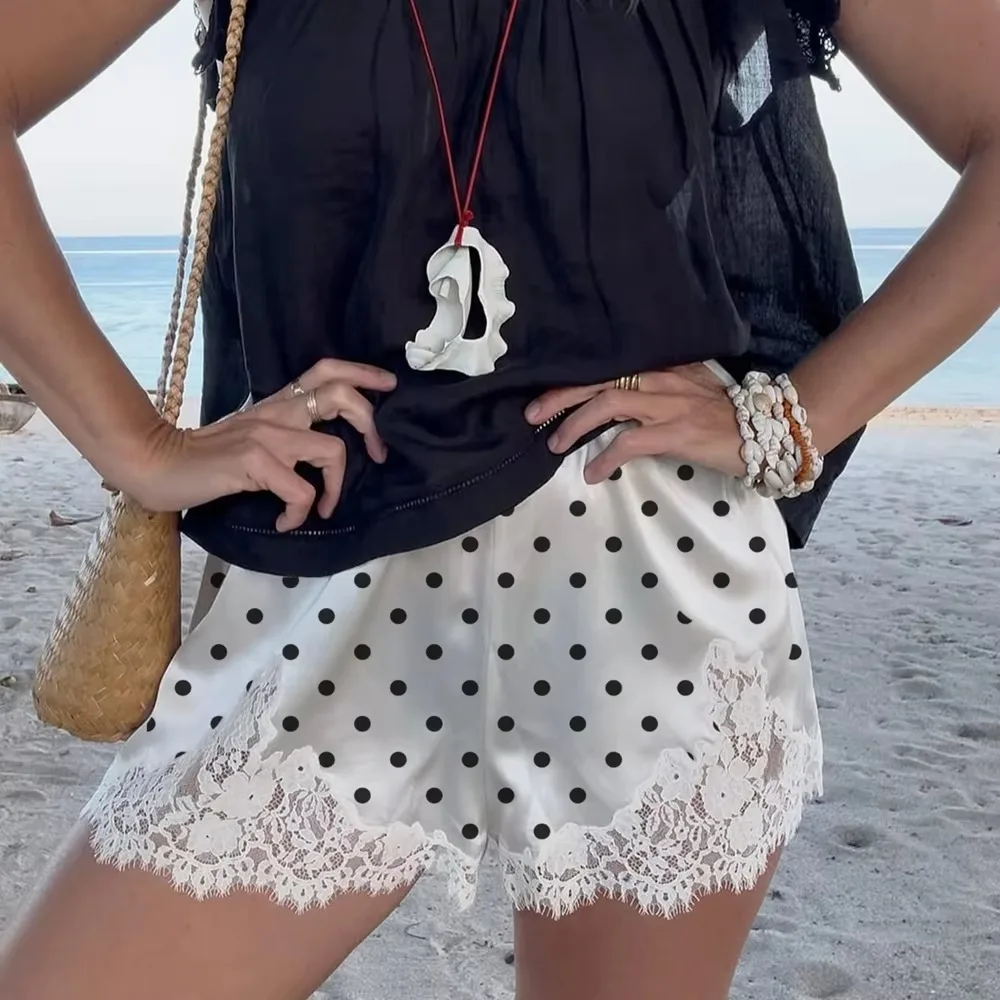 Vintage Satin Silk Lace Patchwork Shorts Lace Y2k Sleep Shorts Polka Dot Print Elastic Waist Women Shorts Pajamas
Vintage Satin Silk Lace Patchwork Shorts Lace Y2k Sleep Shorts Polka Dot Print Elastic Waist Women Shorts Pajamas