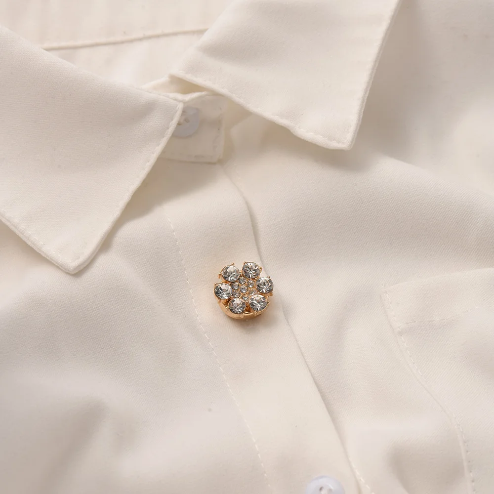 1Pc Round Flower Shape Cufflinks Womens Crystal Encrusted Alloy Brass Buttons Covers Jewelry Accessories Party Gift
1Pc Round Flower Shape Cufflinks Womens Crystal Encrusted Alloy Brass Buttons Covers Jewelry Accessories Party Gift