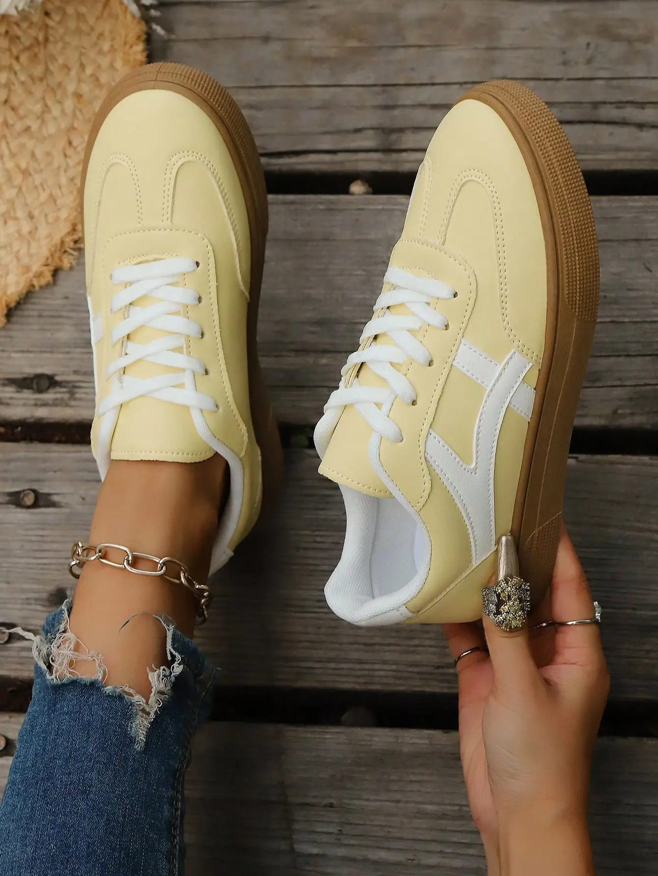 Plain Lace Up Low Top Sock Sneakers Breathable Lightweight Casual Running Shoes For Women Summer
Plain Lace Up Low Top Sock Sneakers Breathable Lightweight Casual Running Shoes For Women Summer