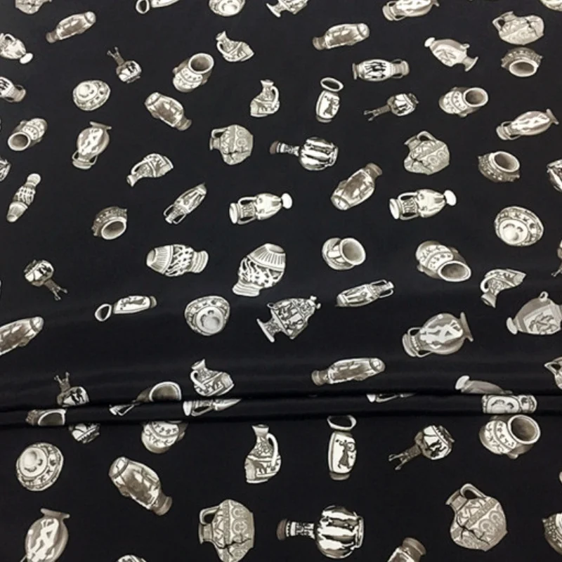 1 meter 100% Mulberry Silk 16 momme Crepe Silk Fabric Black with China Printed 138cm 54" wide by the yard XL134
1 meter 100% Mulberry Silk 16 momme Crepe Silk Fabric Black with China Printed 138cm 54" wide by the yard XL134