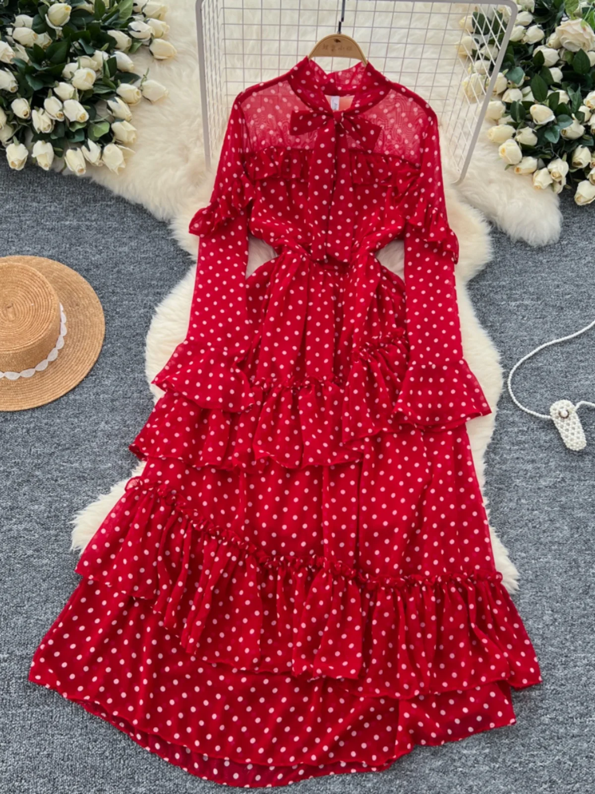 Chic Autumnal Polka Dot Silk Dr with Bell Sves And Bow Tie Waist Cinching for Women Korean Sle Commute Faion
Chic Autumnal Polka Dot Silk Dr with Bell Sves And Bow Tie Waist Cinching for Women Korean Sle Commute Faion