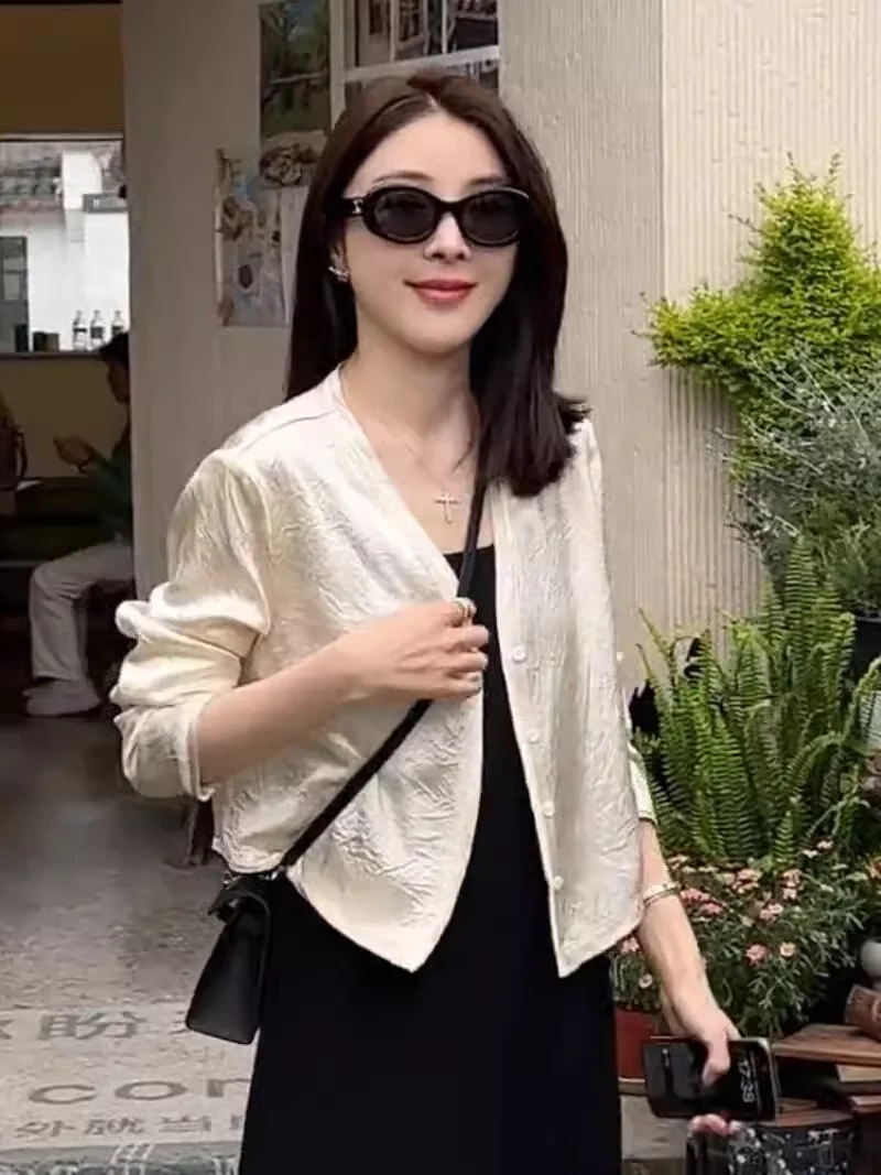 Casual Loose Thin Acetate Folded Cardigan Women's Summer Outerwear Comfortable Breathable Lightweight Sun Protection Top
Casual Loose Thin Acetate Folded Cardigan Women's Summer Outerwear Comfortable Breathable Lightweight Sun Protection Top