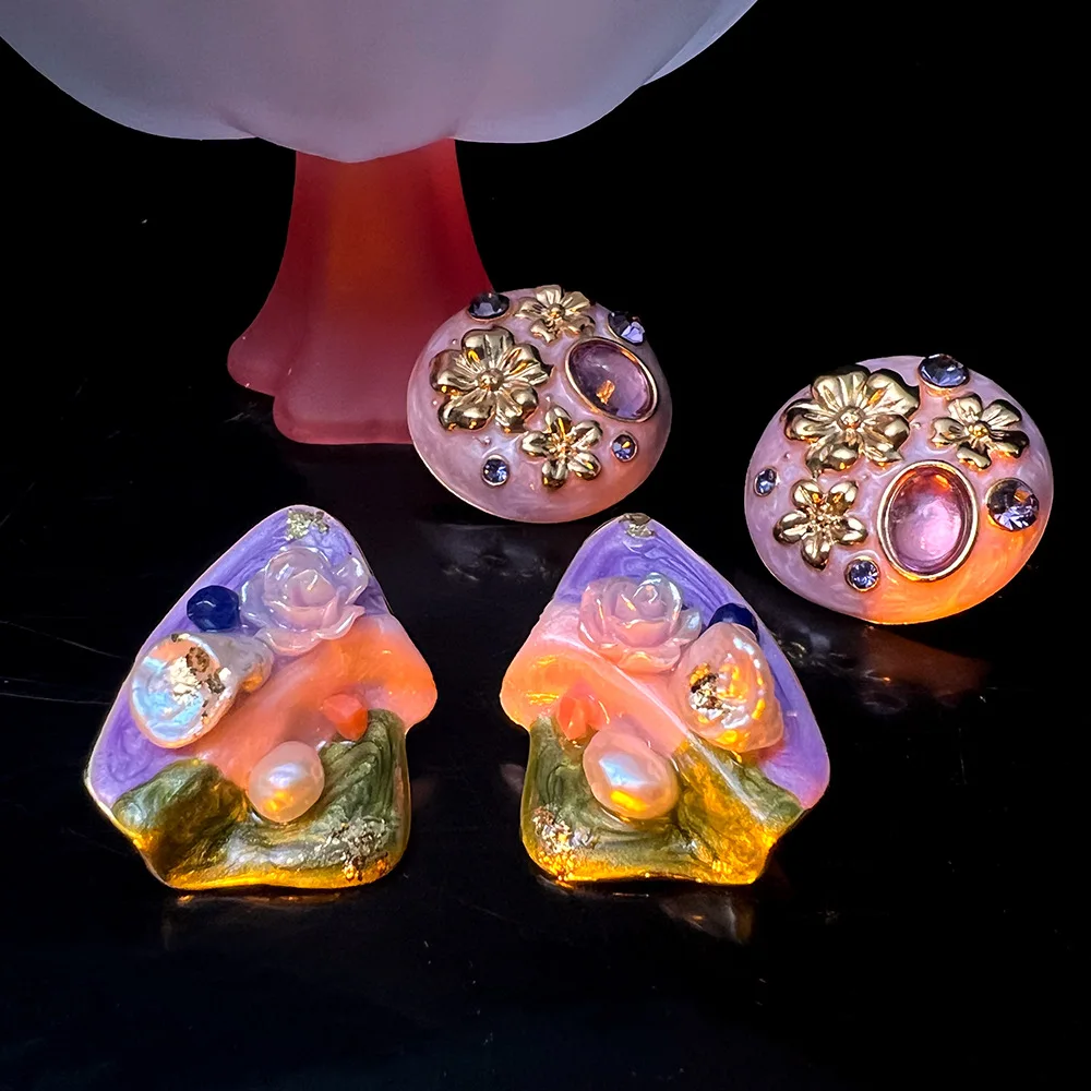 Monet Garden oil painting geometric three-dimensional earrings copper plated real gold enamel colored glass freshwater pearl ear
Monet Garden oil painting geometric three-dimensional earrings copper plated real gold enamel colored glass freshwater pearl ear