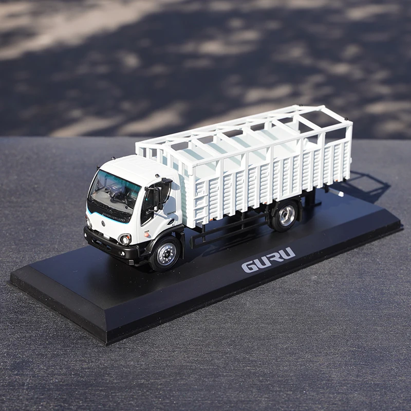 1:43 India Ashokleyland GURU ASHOK LEYLAND Wagon Alloy Truck Model
1:43 India Ashokleyland GURU ASHOK LEYLAND Wagon Alloy Truck Model