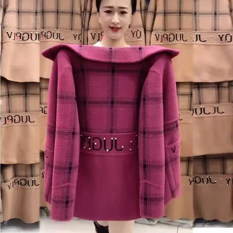 Autumn Winter Thick Middle Aged Mother Imitation Mink Velvet Coat Spring New Letter Knitted Jacket Women Plaid Cardigan Sweater
Autumn Winter Thick Middle Aged Mother Imitation Mink Velvet Coat Spring New Letter Knitted Jacket Women Plaid Cardigan Sweater