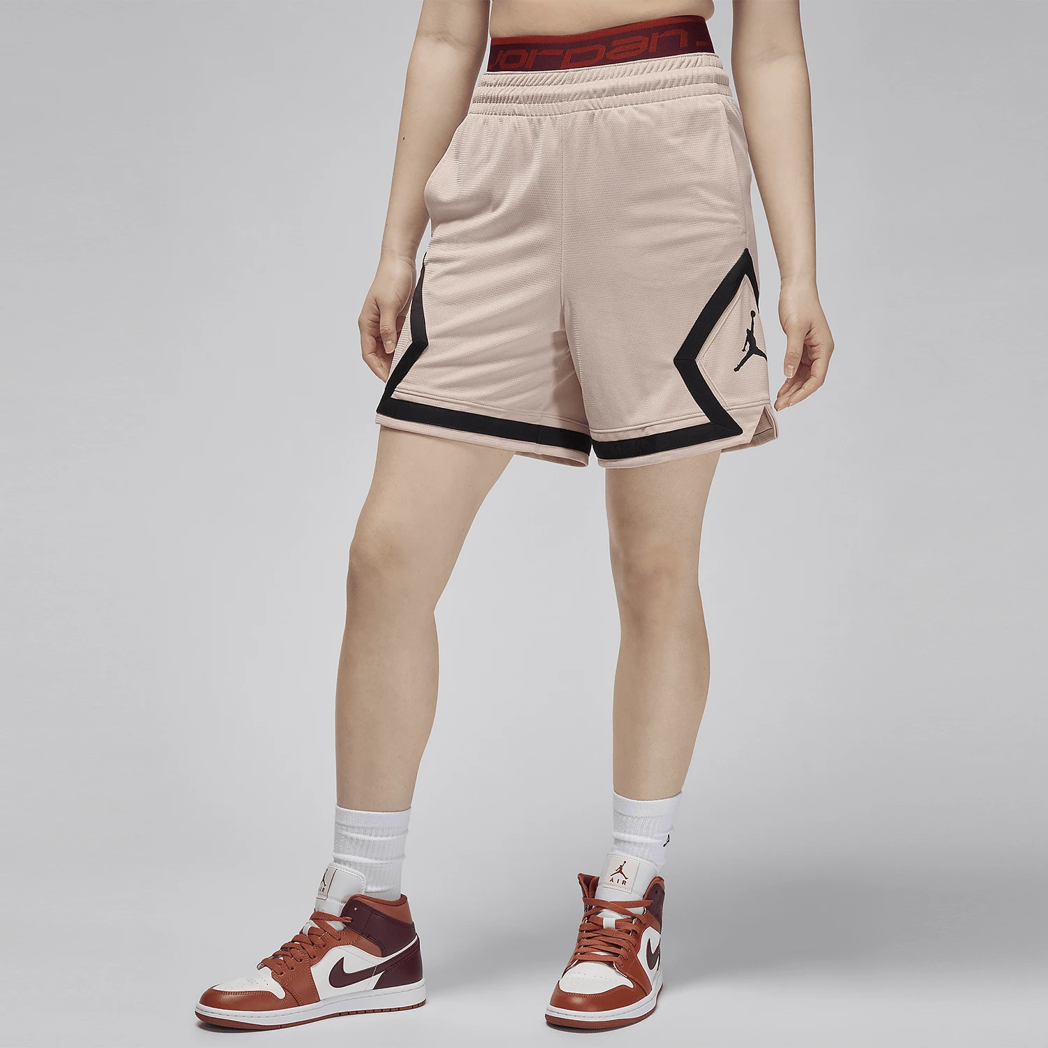 Nike genuine JORDAN women's training loose and breathable sports shorts FB4589-2007
Nike genuine JORDAN women's training loose and breathable sports shorts FB4589-2007