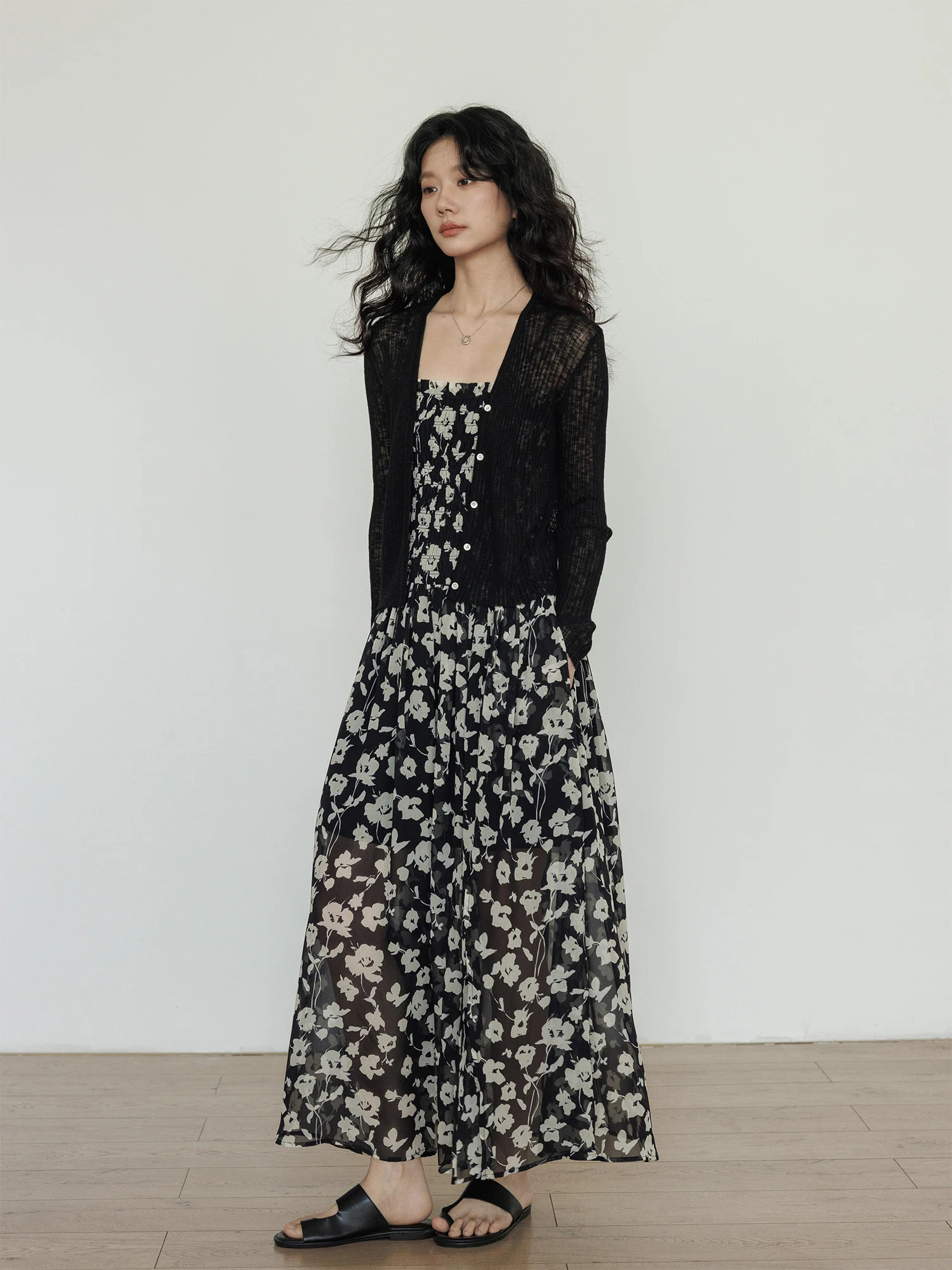 Летний женский вязаный кардиган из шелковой смеси, мягкий повседневный топ, рубашка для кондиционированных помещений, пуловер для отдыха с круглым вырезом и коротким рукавом
Летний женский вязаный кардиган из шелковой смеси, мягкий повседневный топ, рубашка для кондиционированных помещений, пуловер для отдыха с круглым вырезом и коротким рукавом
