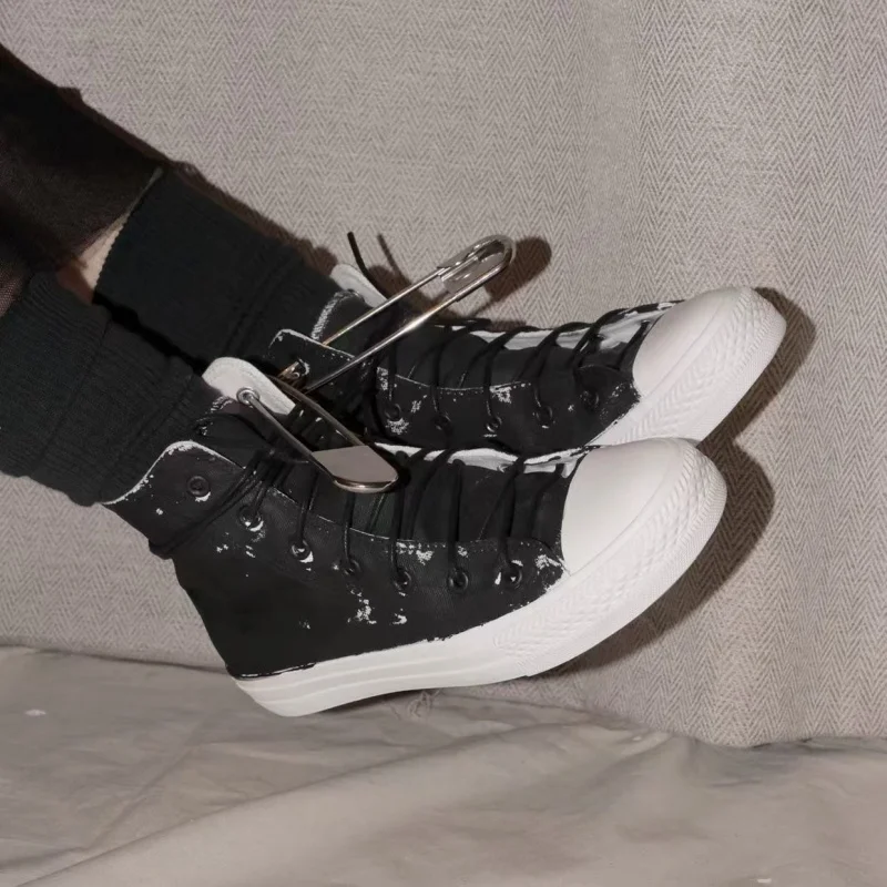 Handcrafted high top canvas shoes black large size men's and women's casual sports shoes 35-45
Handcrafted high top canvas shoes black large size men's and women's casual sports shoes 35-45