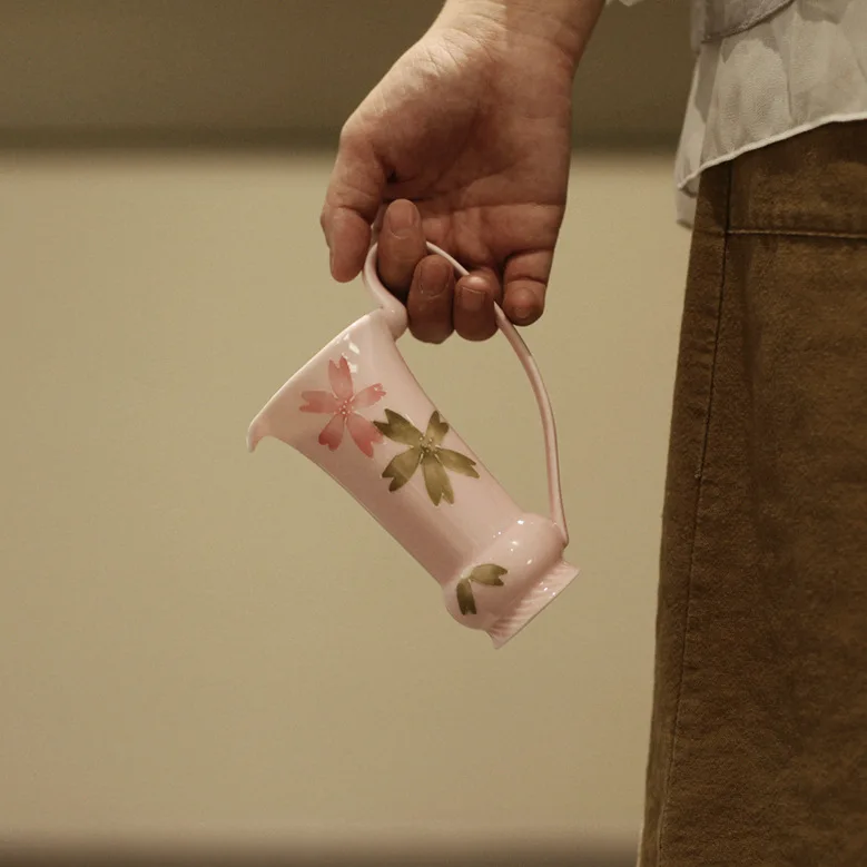 HYS tender pink cherry blossom lift ear small male cup ceramic fair cup underglaze color hand-painted tea set teacup girls pink
HYS tender pink cherry blossom lift ear small male cup ceramic fair cup underglaze color hand-painted tea set teacup girls pink
