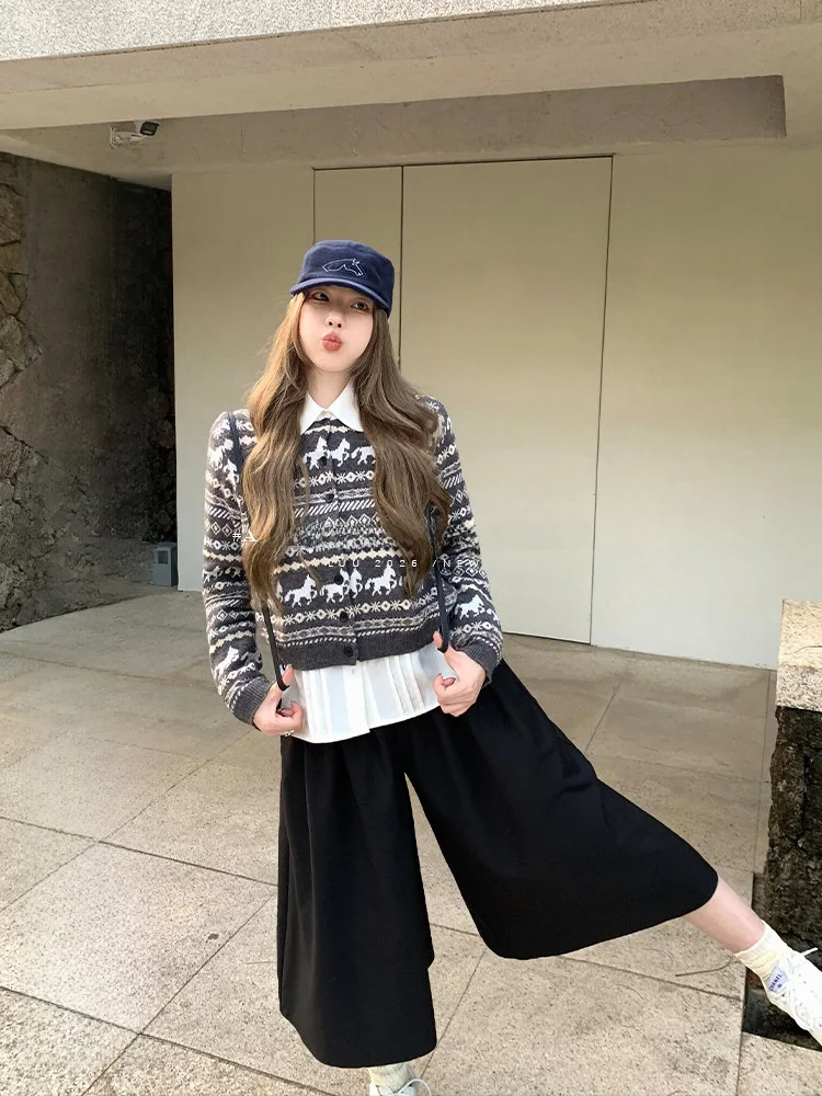 Gray Fair Isle round Neck Open Cardigan Short Knitted Sweater Women Spring Autumn Design Sense Knitted Top
Gray Fair Isle round Neck Open Cardigan Short Knitted Sweater Women Spring Autumn Design Sense Knitted Top