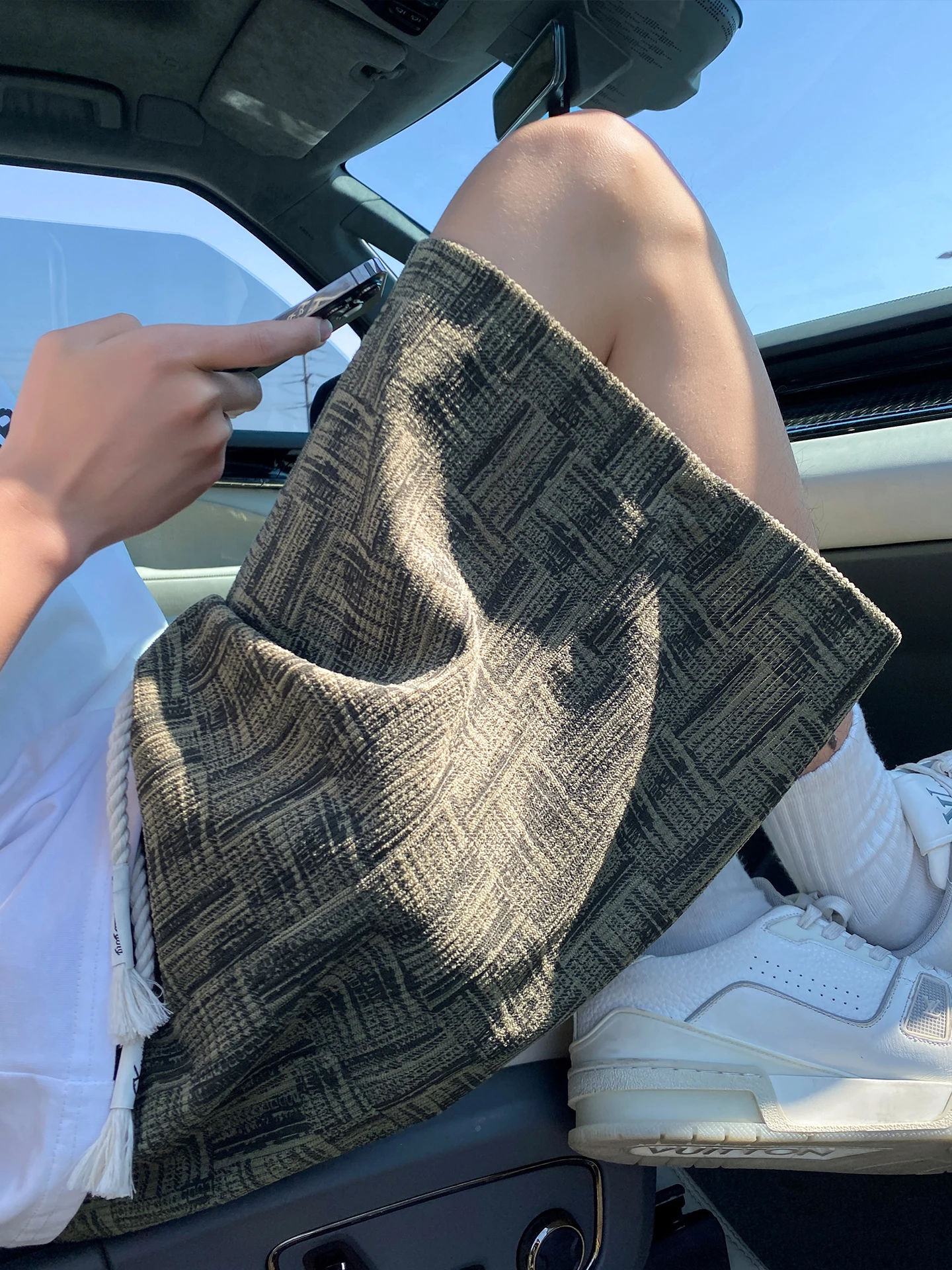 Casual Corduroy Plaid Men's Shorts Summer 2026 Trendy Beach Pants Loose Large Size Sports Five-Quarter Length Straight Leg Pants
Casual Corduroy Plaid Men's Shorts Summer 2026 Trendy Beach Pants Loose Large Size Sports Five-Quarter Length Straight Leg Pants