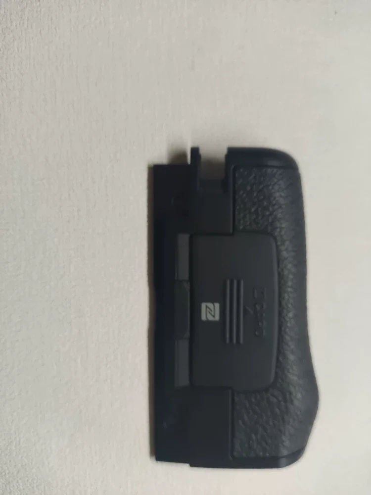 Suitable for Nikon D500 card slot cover, fast delivery
Suitable for Nikon D500 card slot cover, fast delivery