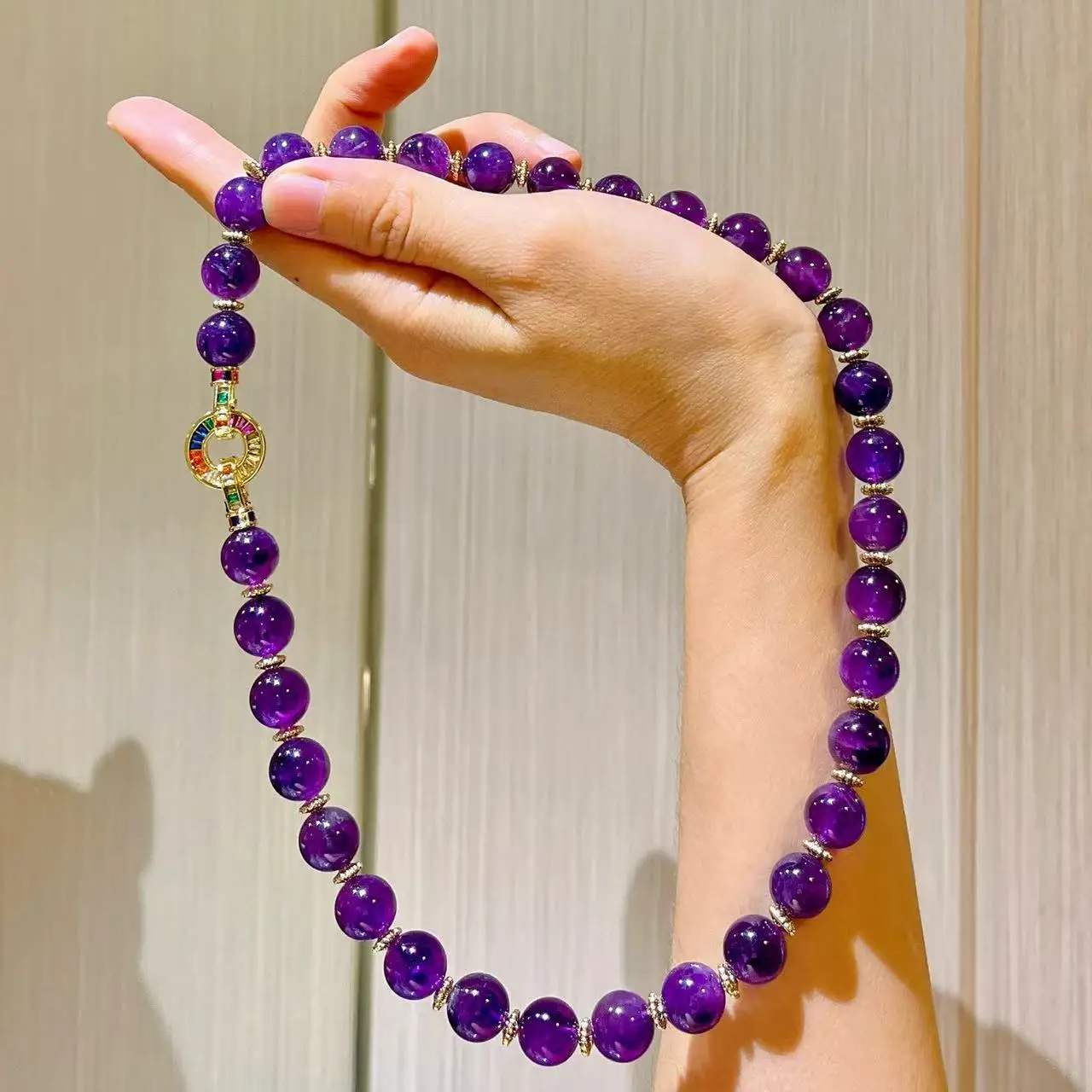 Ожерелье оригинального дизайна с виноградно-фиолетовым натуральным аметистом 10 мм
Ожерелье оригинального дизайна с виноградно-фиолетовым натуральным аметистом 10 мм