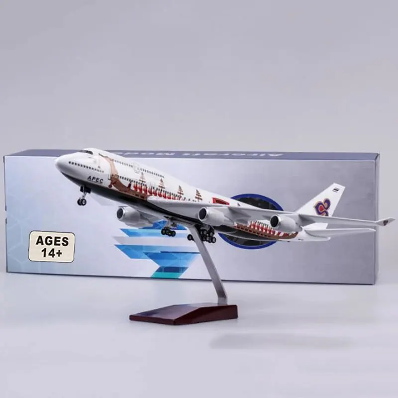 Литая под давлением модель в масштабе 47 см 1:150, тайская лодка-дракон Airways, Boeing 747, полимерный самолет Airbus со светом и колесами, домашний декор
Литая под давлением модель в масштабе 47 см 1:150, тайская лодка-дракон Airways, Boeing 747, полимерный самолет Airbus со светом и колесами, домашний декор