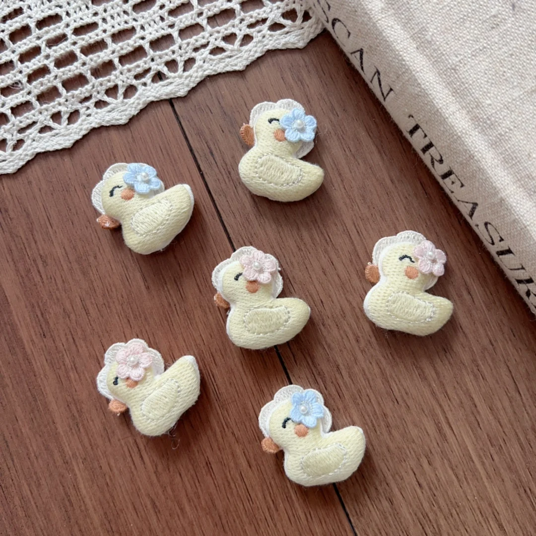 Small Fabric Duck with Flower Hair Pin Brooch DIY Accessory for Children Shoes Socks Bag Hat Clothes Decoration High Quality
Small Fabric Duck with Flower Hair Pin Brooch DIY Accessory for Children Shoes Socks Bag Hat Clothes Decoration High Quality