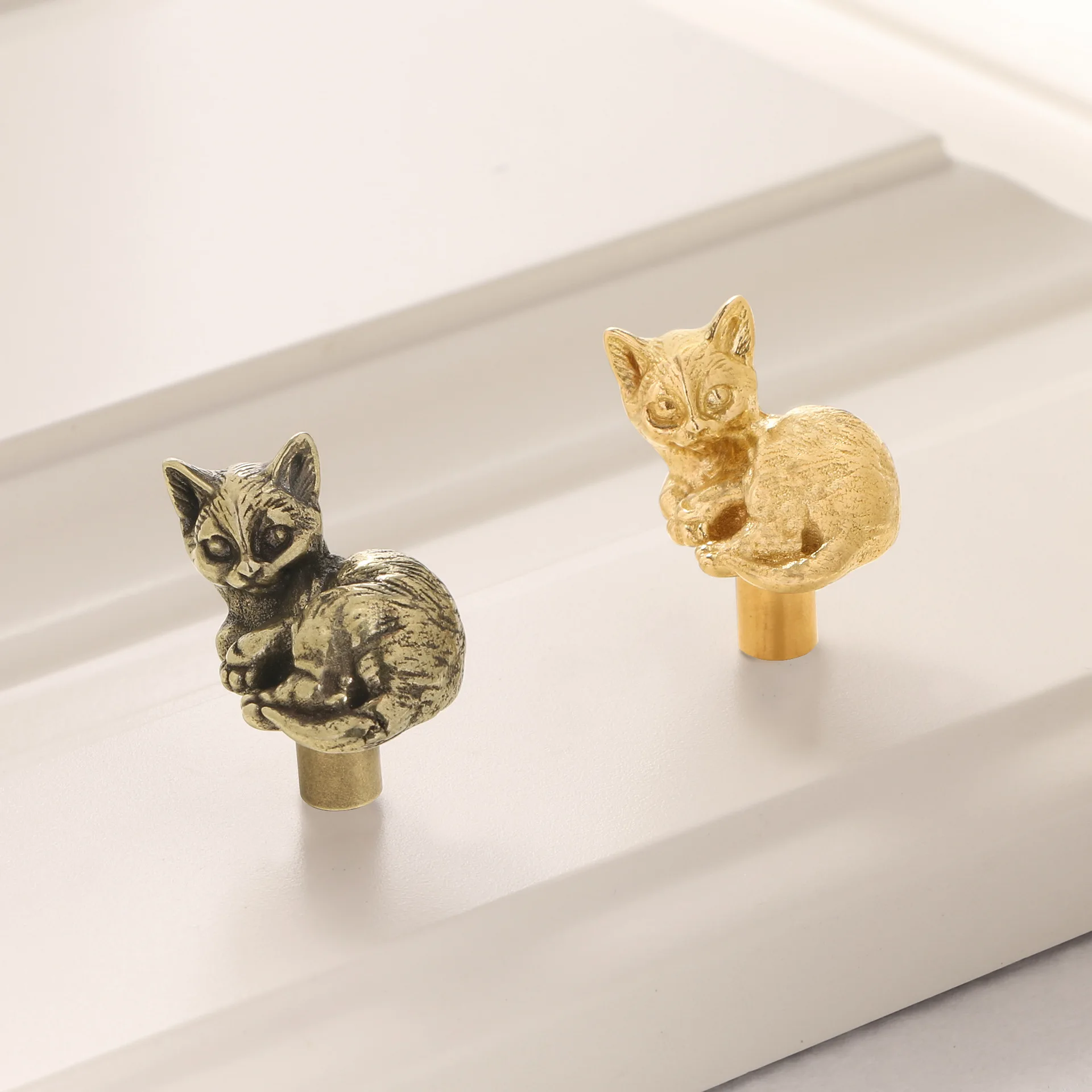 Gold Furniture Handle Door Knobs Solid Brass Animal Cat Knobs Decorative Cabinet Pulls Drawers DIY Furniture Hardware
Gold Furniture Handle Door Knobs Solid Brass Animal Cat Knobs Decorative Cabinet Pulls Drawers DIY Furniture Hardware