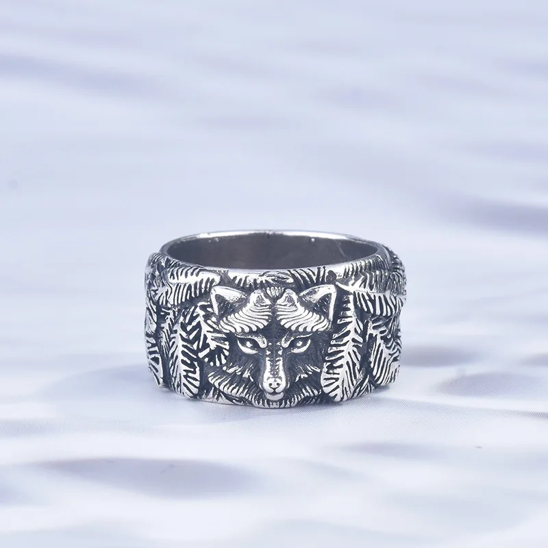 2026 Hot Selling Creative Carved Spruce Branch Wolf Ring European And American 925 Silver Domineering Wolf Head Ring
2026 Hot Selling Creative Carved Spruce Branch Wolf Ring European And American 925 Silver Domineering Wolf Head Ring