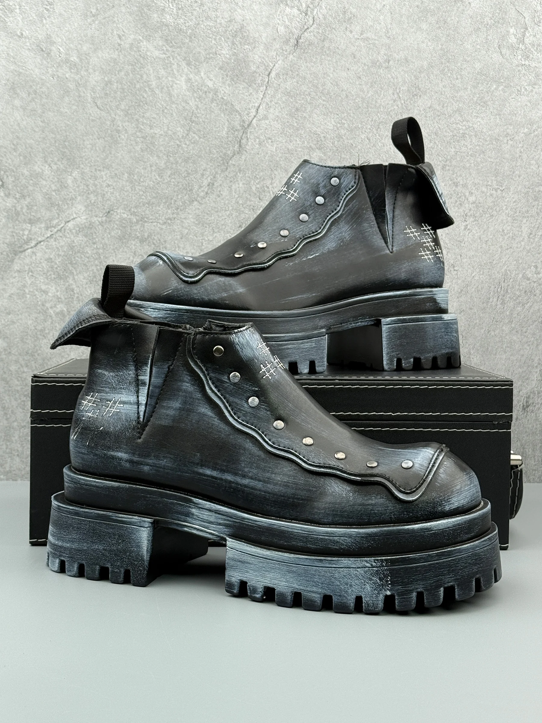 Мужские ботинки Thi Bot Retro Aged Leather oes Heightened ort Boots Briti Sle Summer Collection UCoc Brand
Мужские ботинки Thi Bot Retro Aged Leather oes Heightened ort Boots Briti Sle Summer Collection UCoc Brand