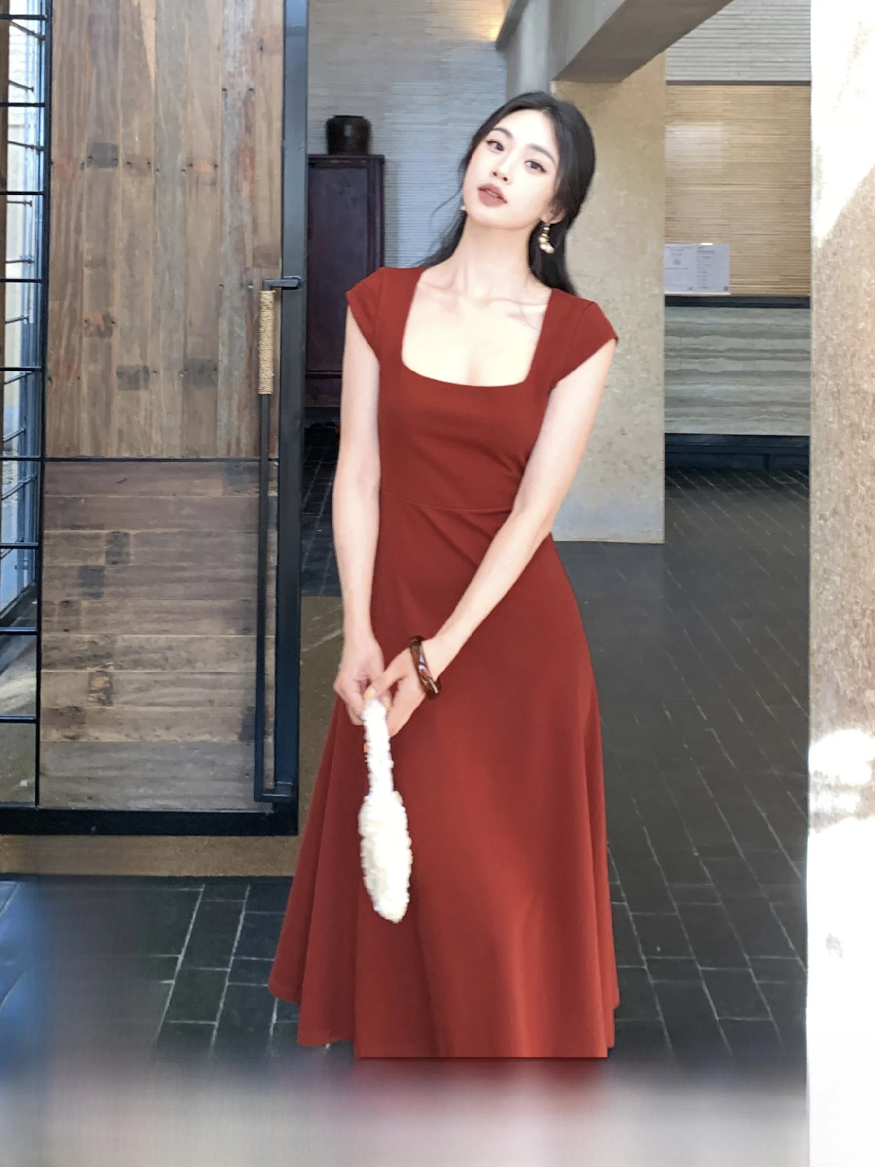 Летнее женское платье А-силуэта с воротником-стойкой или с открытыми плечами, новое, с эффектом утягивания талии, винтажное, из смесового хлопка
Летнее женское платье А-силуэта с воротником-стойкой или с открытыми плечами, новое, с эффектом утягивания талии, винтажное, из смесового хлопка